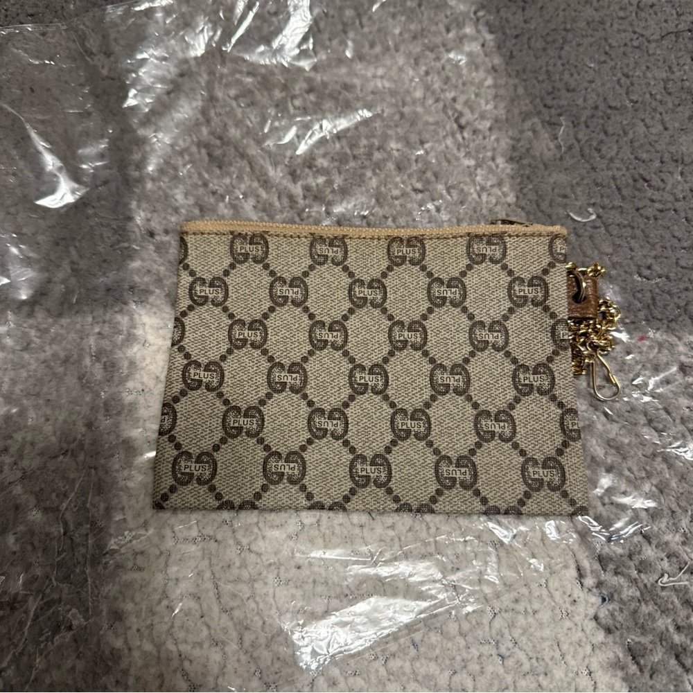 ❣️❣️SOLD❣️❣️GUCCI PLUS POUCH for Gucci Plus Tote Bag